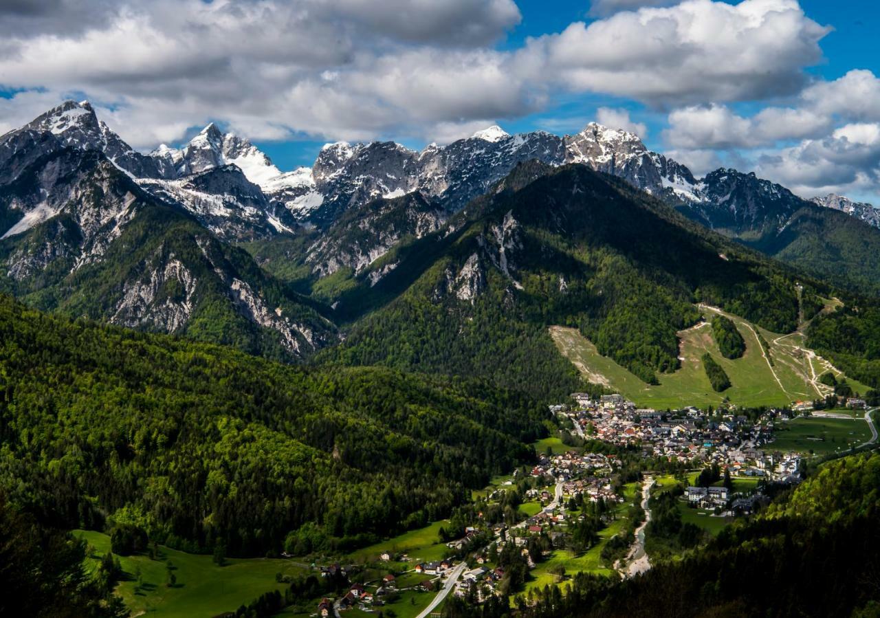 Klass 103 Kranjska Gora Esterno foto